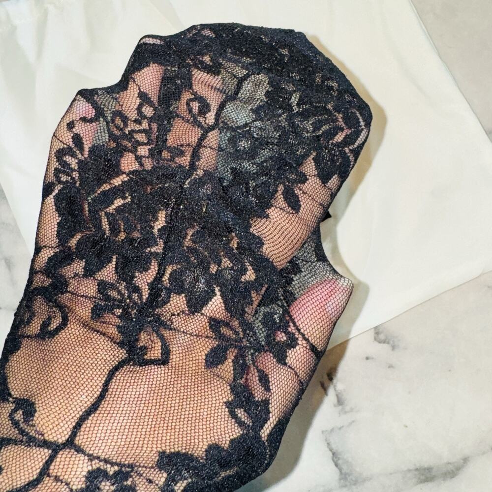 NEW 100%Auth Gucci Women's Black Floral Lace Tights Logo Waistband S 536458 1000 - Picture 8 of 8